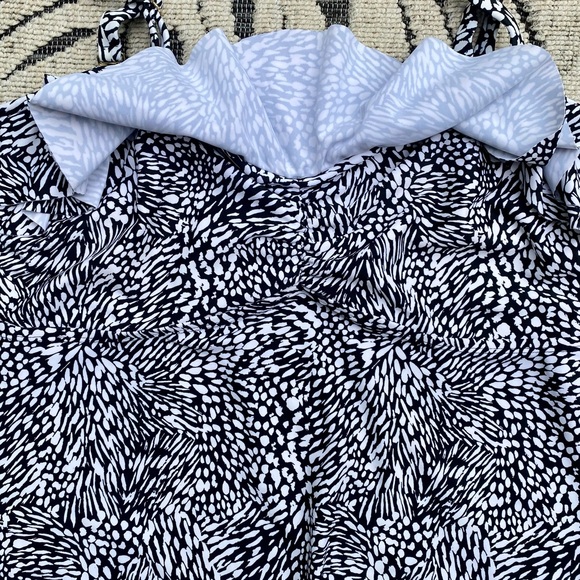 SOLD! Island Escape Swimwear Black & White Animal Print Ruffle Tankini Top - Picture 10 of 15